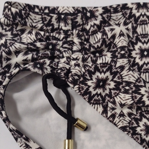 24th & Ocean Black and White Bikini Set - Picture 5 of 10